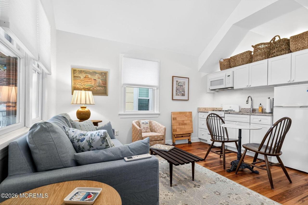 78 New York Ave - Photo 6 of 21