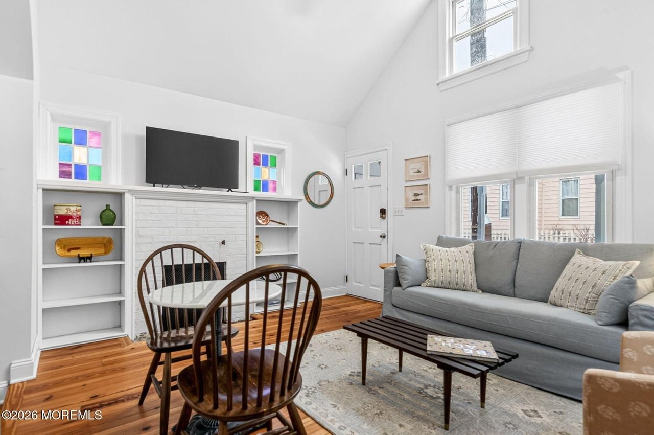 78 New York Ave - Photo 7 of 21