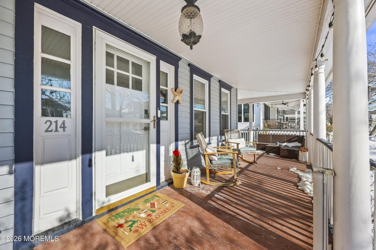 214 Brinley Ave - Photo 3 of 27