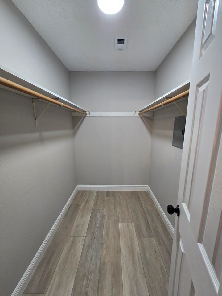 BK6 - 1845 Mcfaddin Avenue - Photo 2 of 3