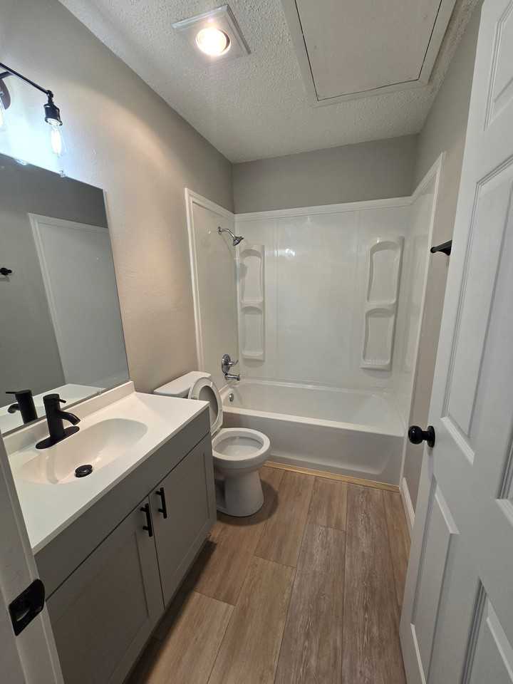 BK6 - 1845 Mcfaddin Avenue - Photo 3 of 3