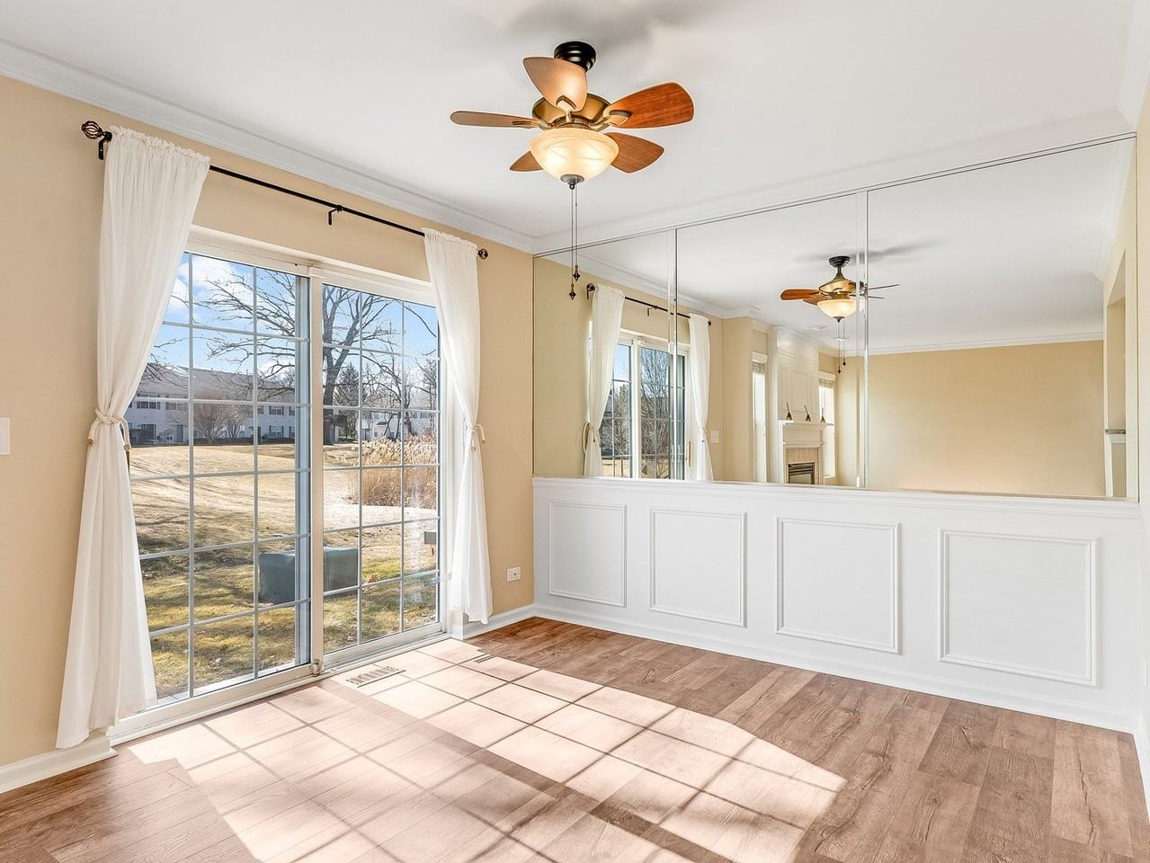 2494 Stoughton Cir - Photo 7 of 17