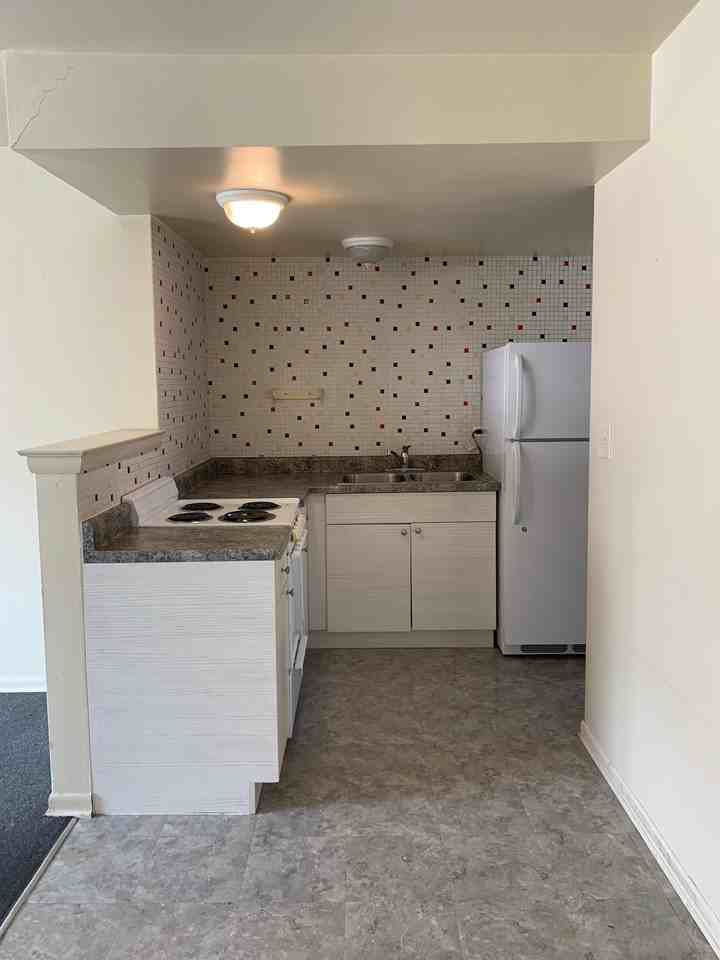 1419 N Broadway - Photo 2 of 6