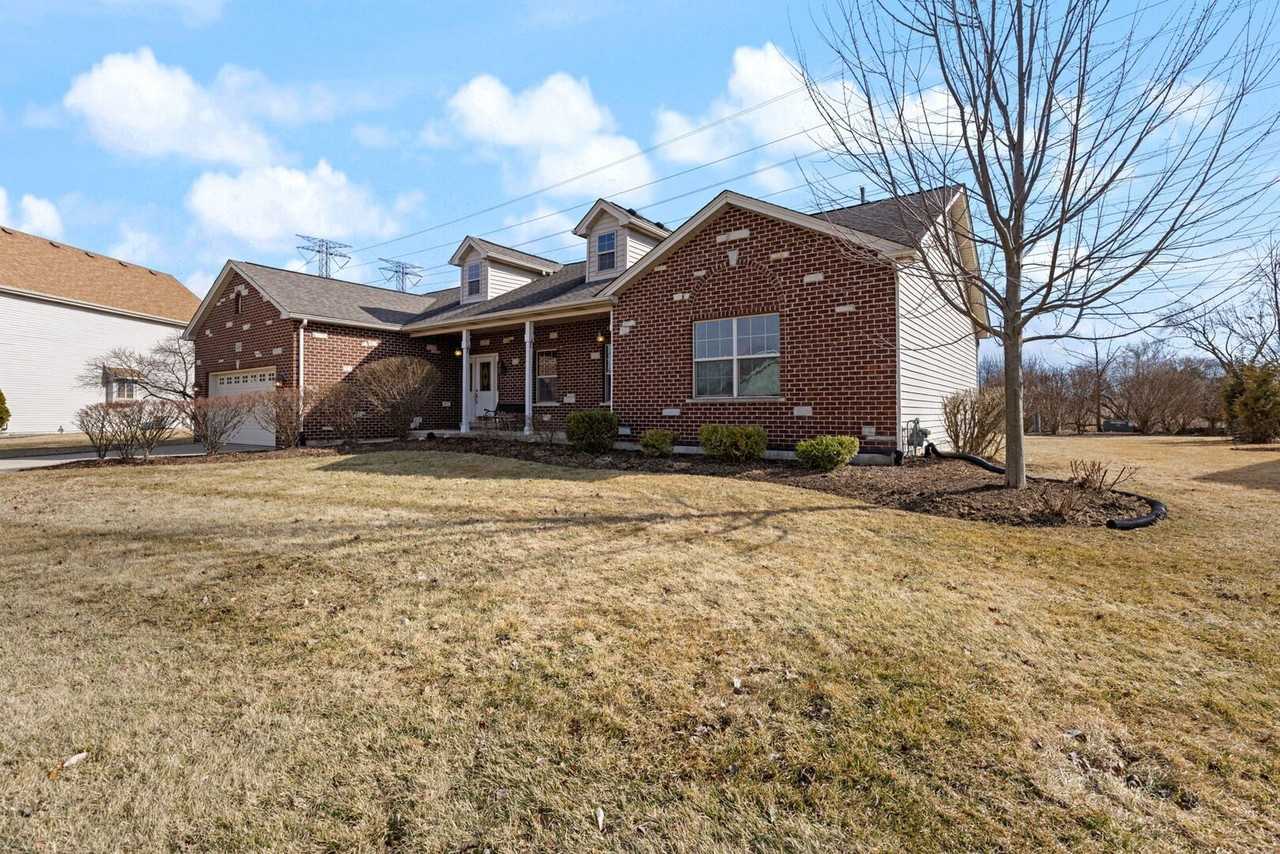 1569 Colleen Ln - Photo 2 of 33