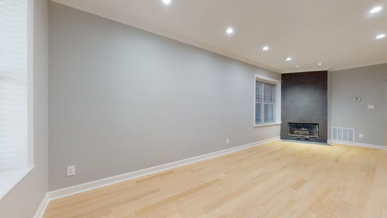 1543 W George St Apt 1 - Photo 4 of 18