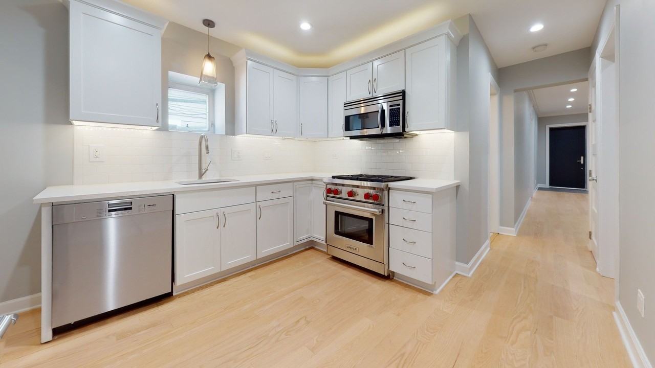 1543 W George St Apt 1 - Photo 7 of 18