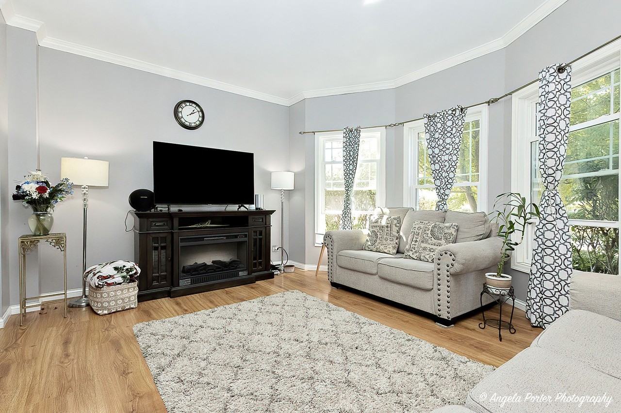 2155 N Millstone Dr - Photo 4 of 29