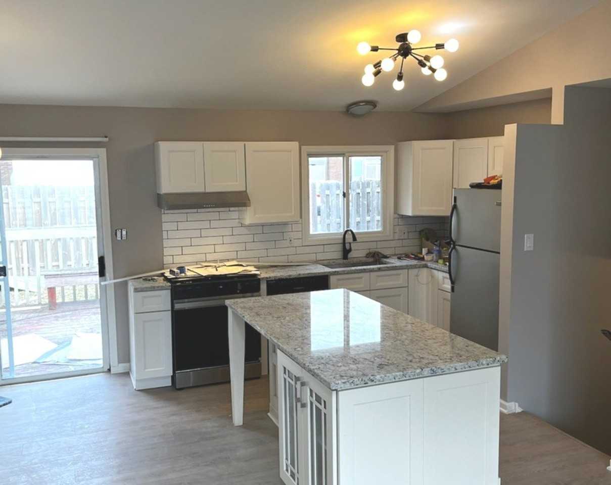 1149 N Cardinal Dr - Photo 2 of 12