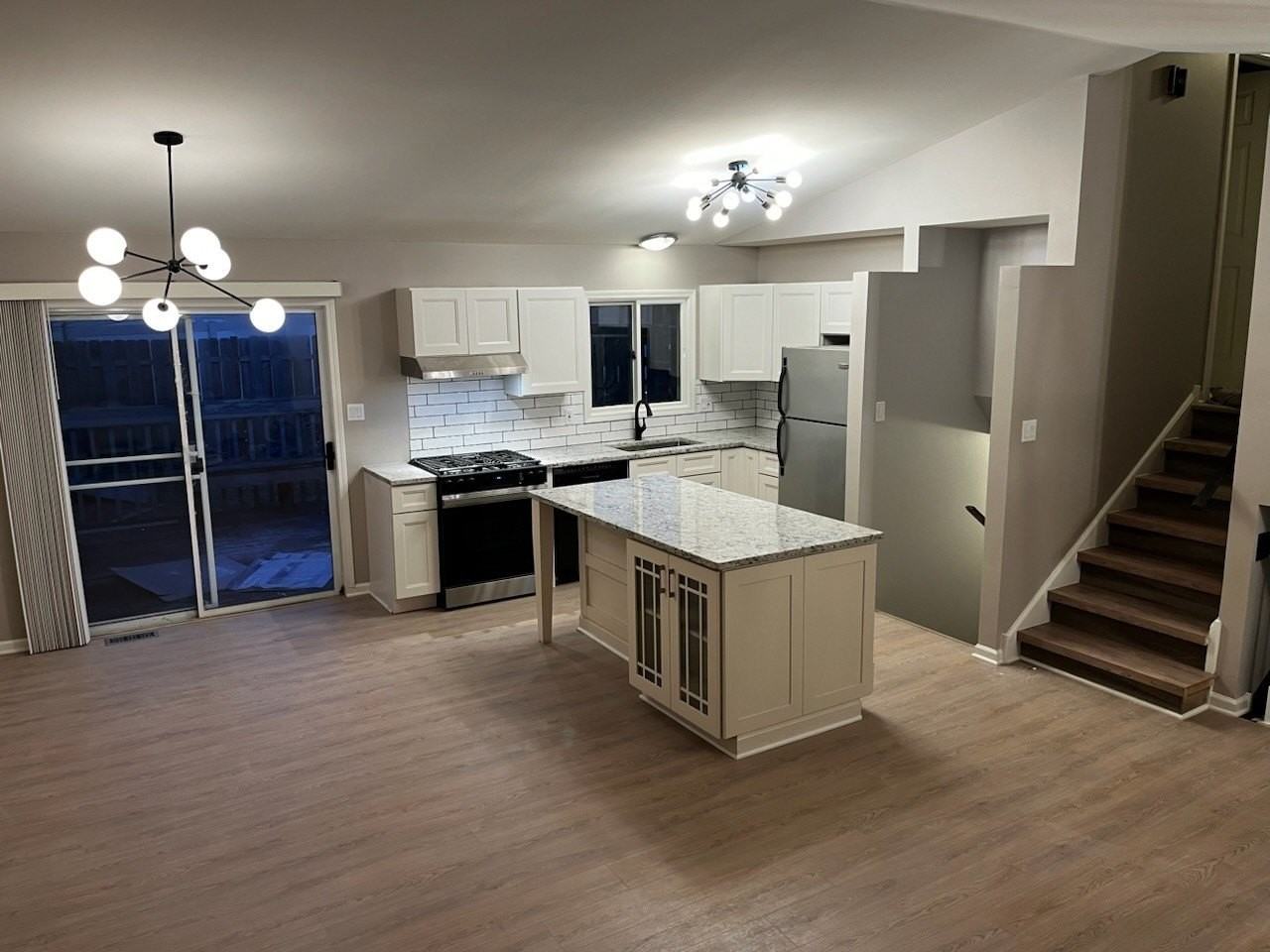 1149 N Cardinal Dr - Photo 3 of 12