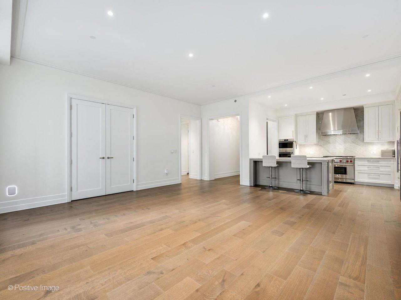 435 N Michigan Ave Unit 611 - Photo 3 of 48