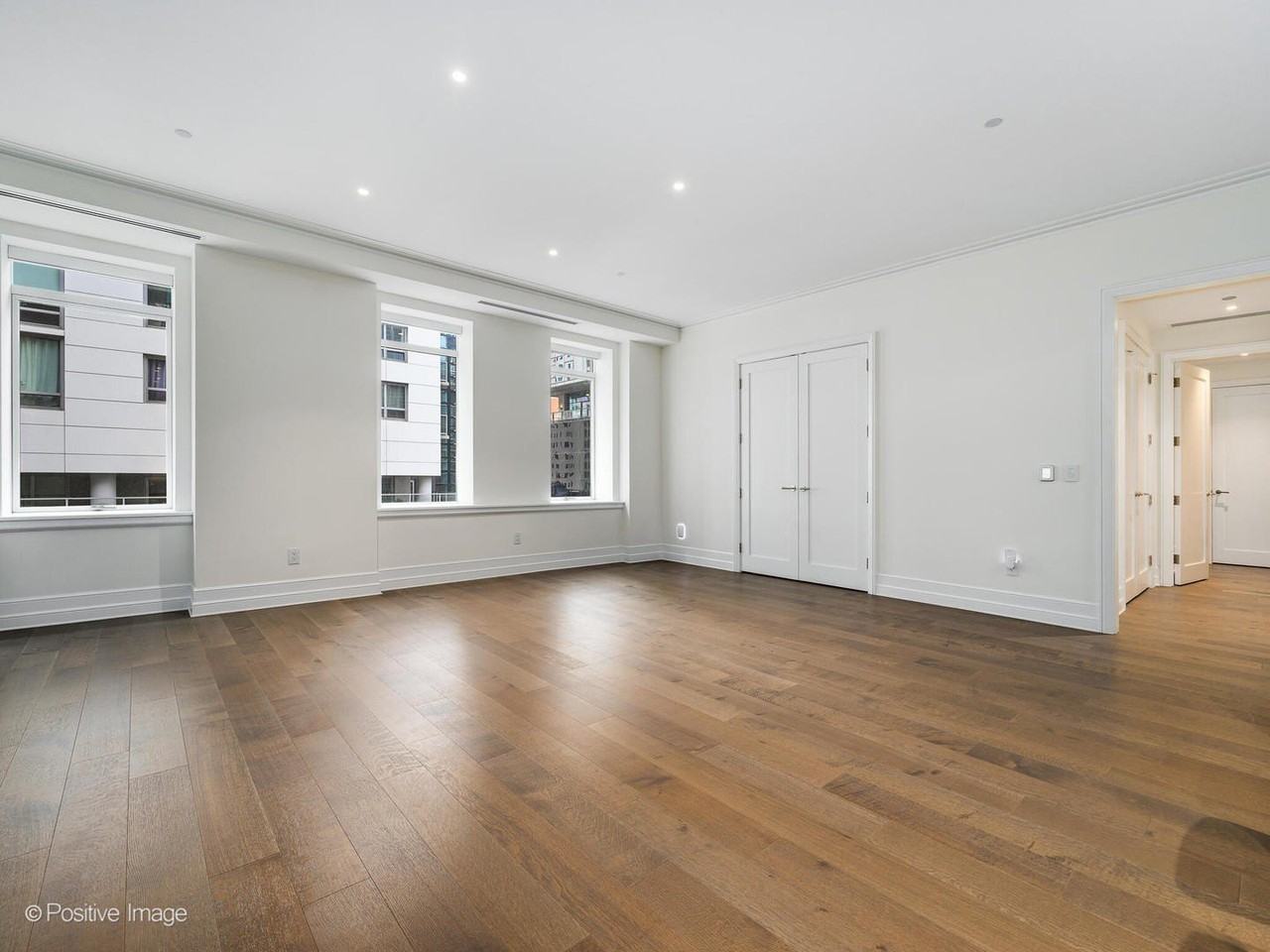 435 N Michigan Ave Unit 611 - Photo 4 of 48