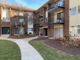 featured image of 5S100 Pebblewood Ln Apt D2