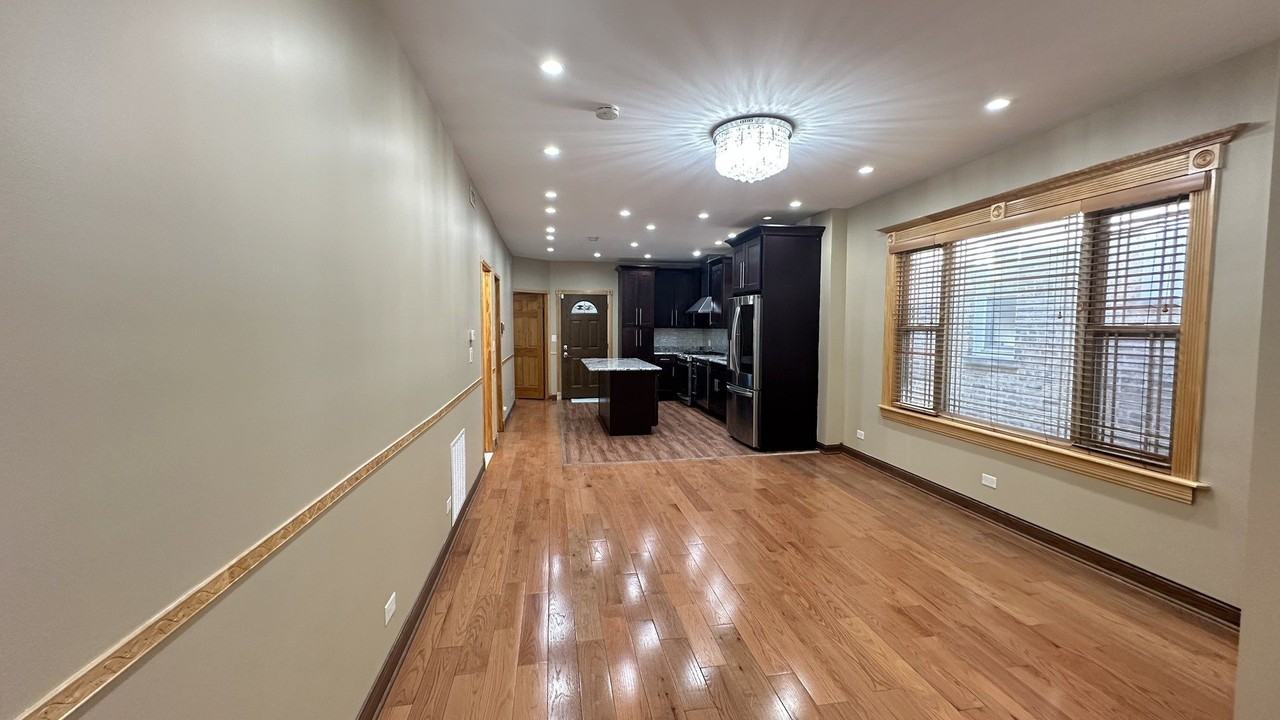 5716 N Campbell Ave Unit 2 - Photo 6 of 12