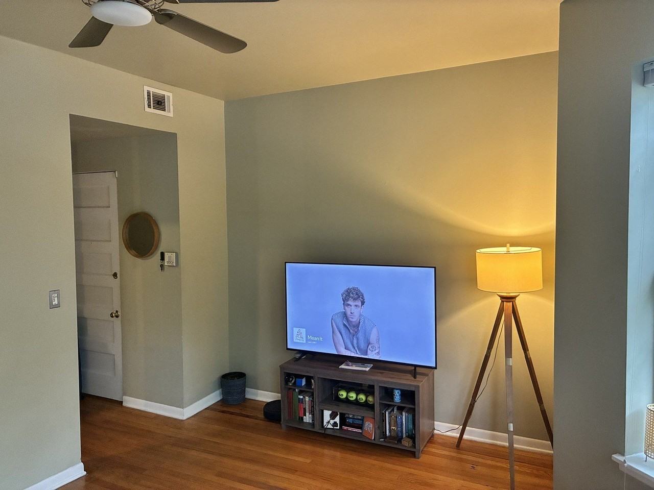 902 W Grace St Apt 1 - Photo 4 of 17