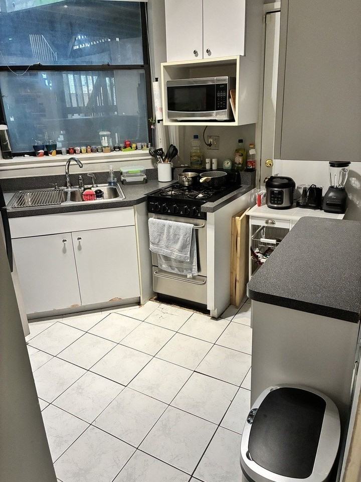 902 W Grace St Apt 1 - Photo 7 of 17