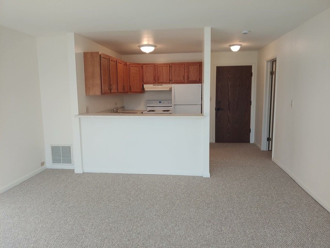 5820 Oakwood Dr Unit 5j - Photo 3 of 27