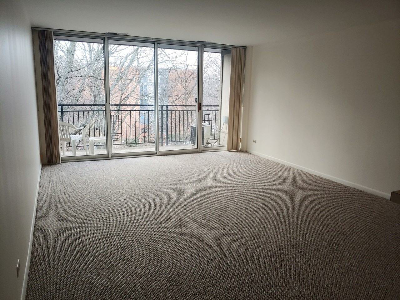 5820 Oakwood Dr Unit 5j - Photo 6 of 27