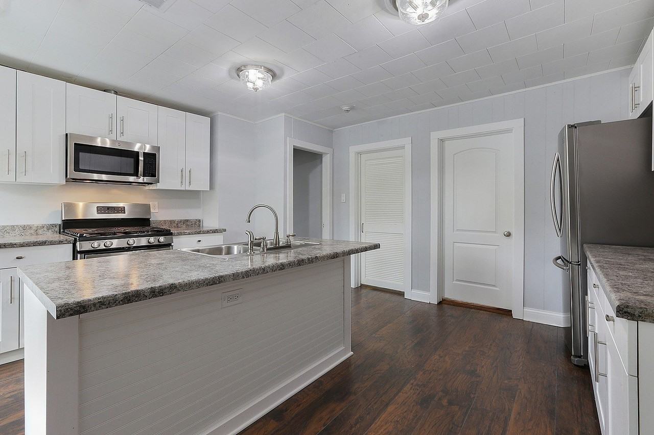 14314 Beacon Ave Unit 1 - Photo 4 of 12