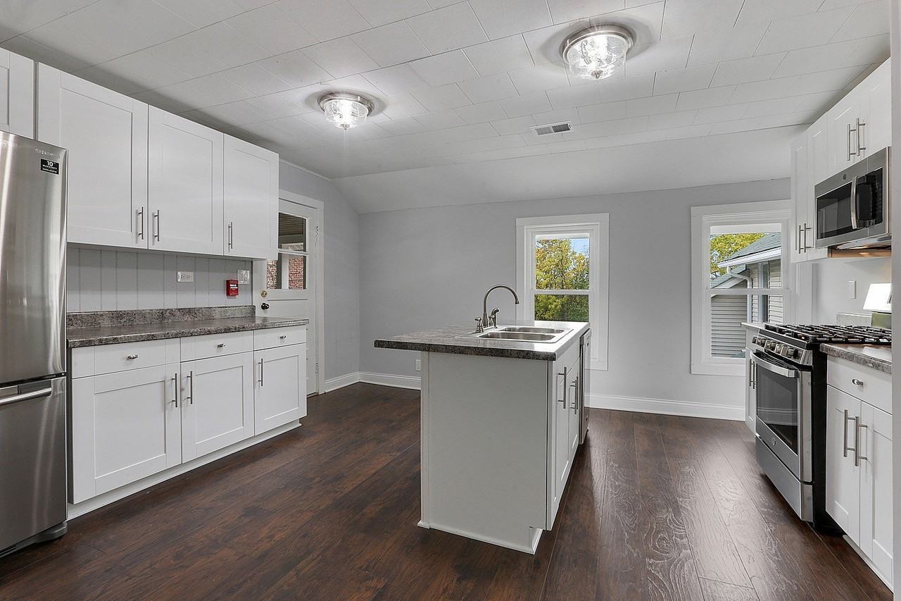 14314 Beacon Ave Unit 1 - Photo 5 of 12