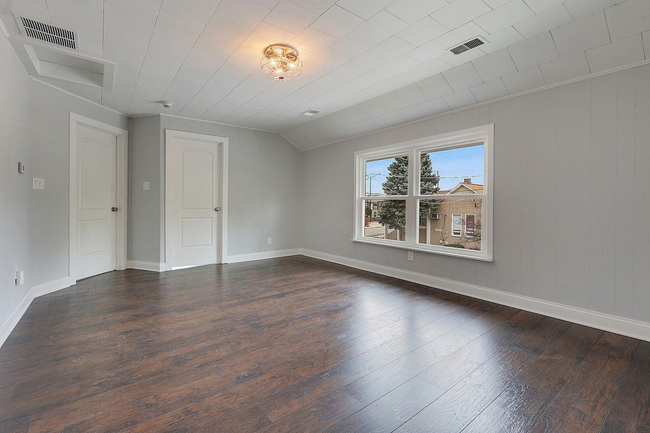 14314 Beacon Ave Unit 1 - Photo 6 of 12