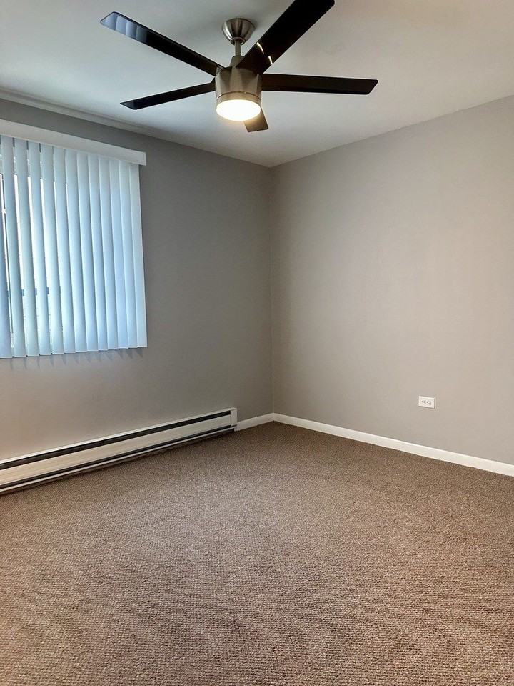 6334 W 65th St Apt 3s - Photo 6 of 8