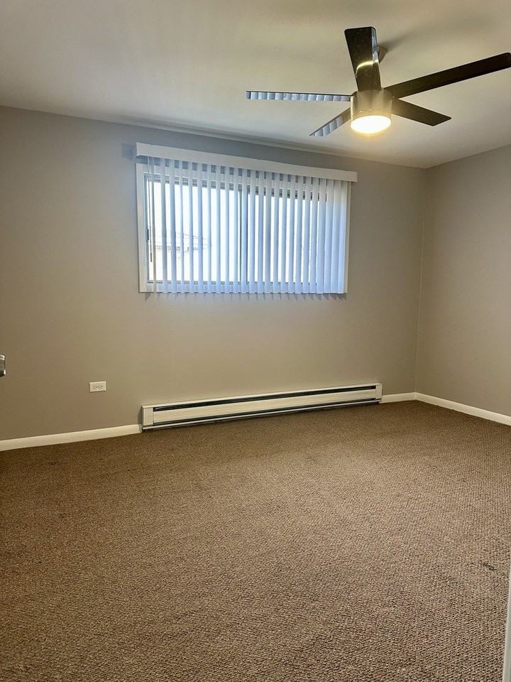 6334 W 65th St Apt 3s - Photo 7 of 8