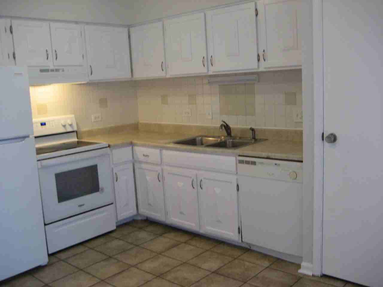 1424 Carol Ct #3A - Photo 7 of 16