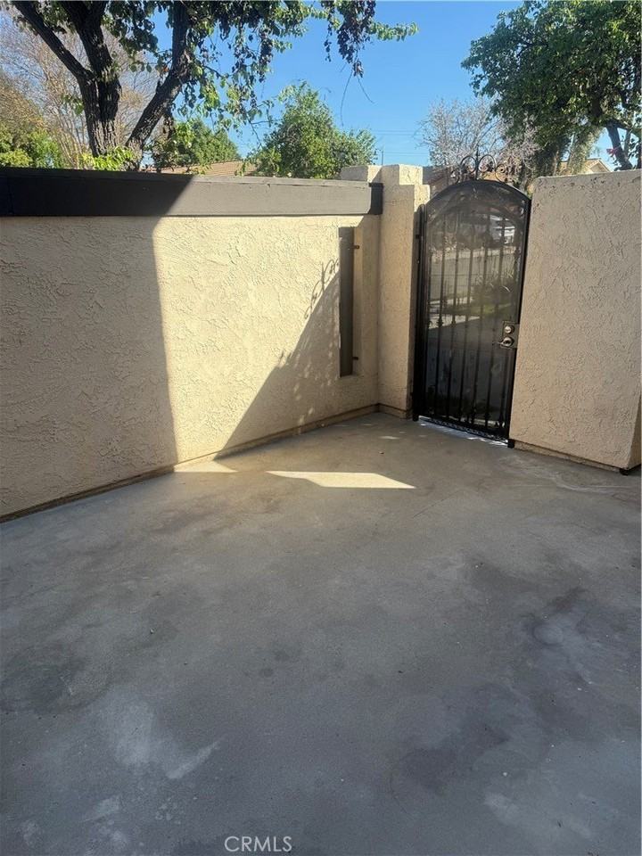 1103 Calle Malaga - Photo 2 of 11