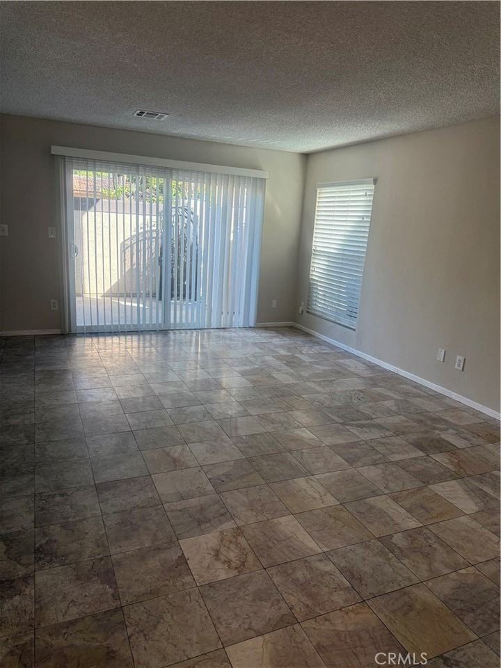 1103 Calle Malaga - Photo 3 of 11