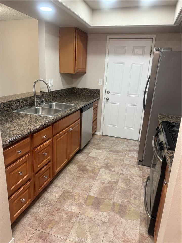 1103 Calle Malaga - Photo 5 of 11