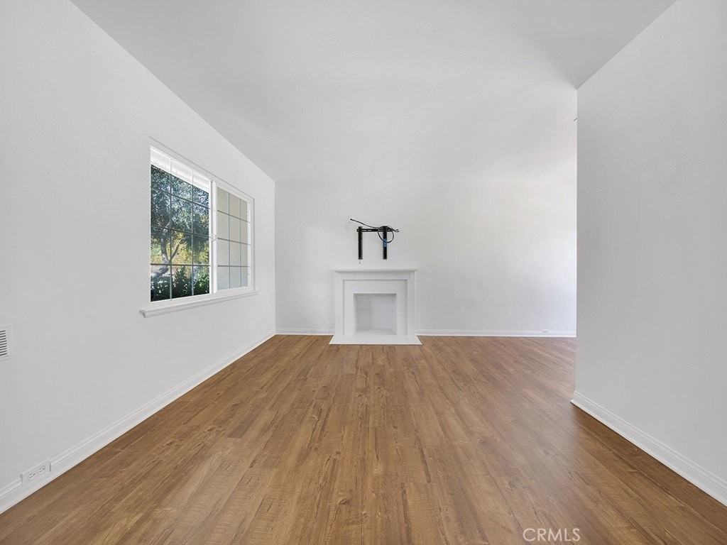 3413 Encinal Ave - Photo 4 of 15