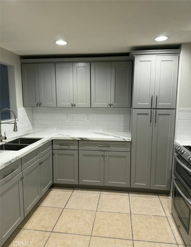 1537 Sunset St - Photo 5 of 16