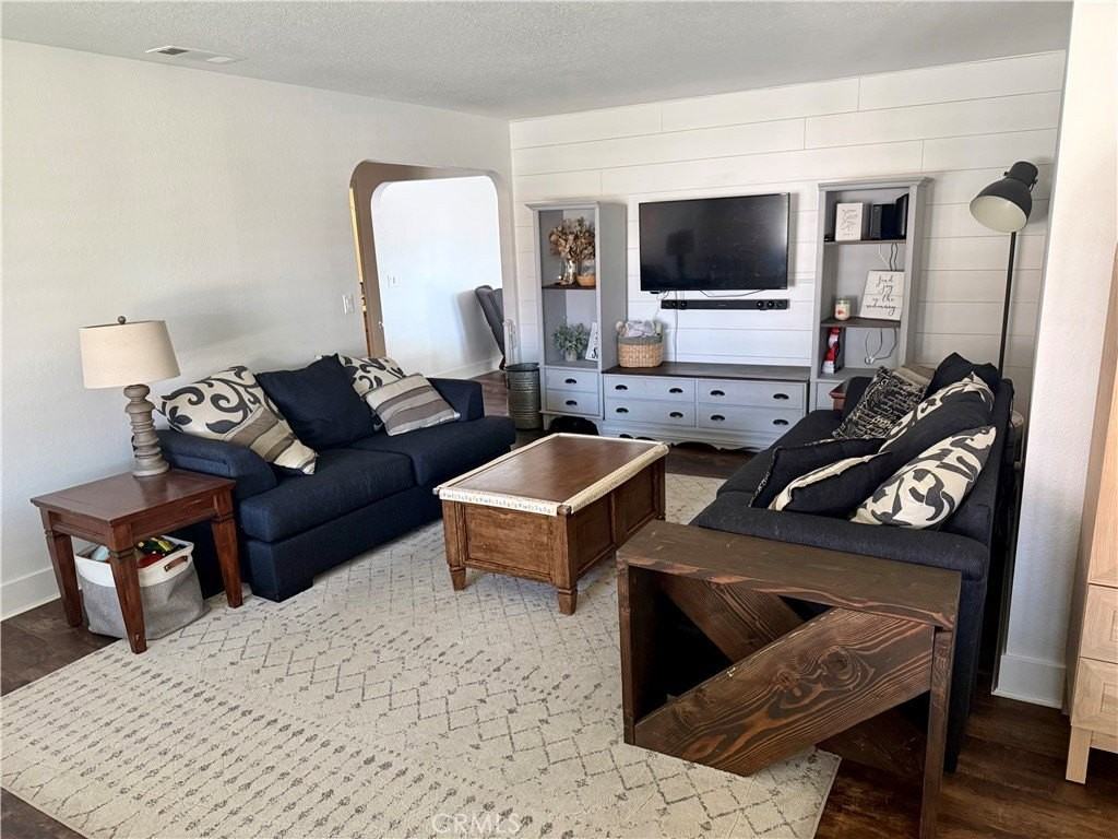 36047 Leah Ln - Photo 6 of 33