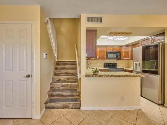 4065 Village Drive #D - Photo 5 of 9