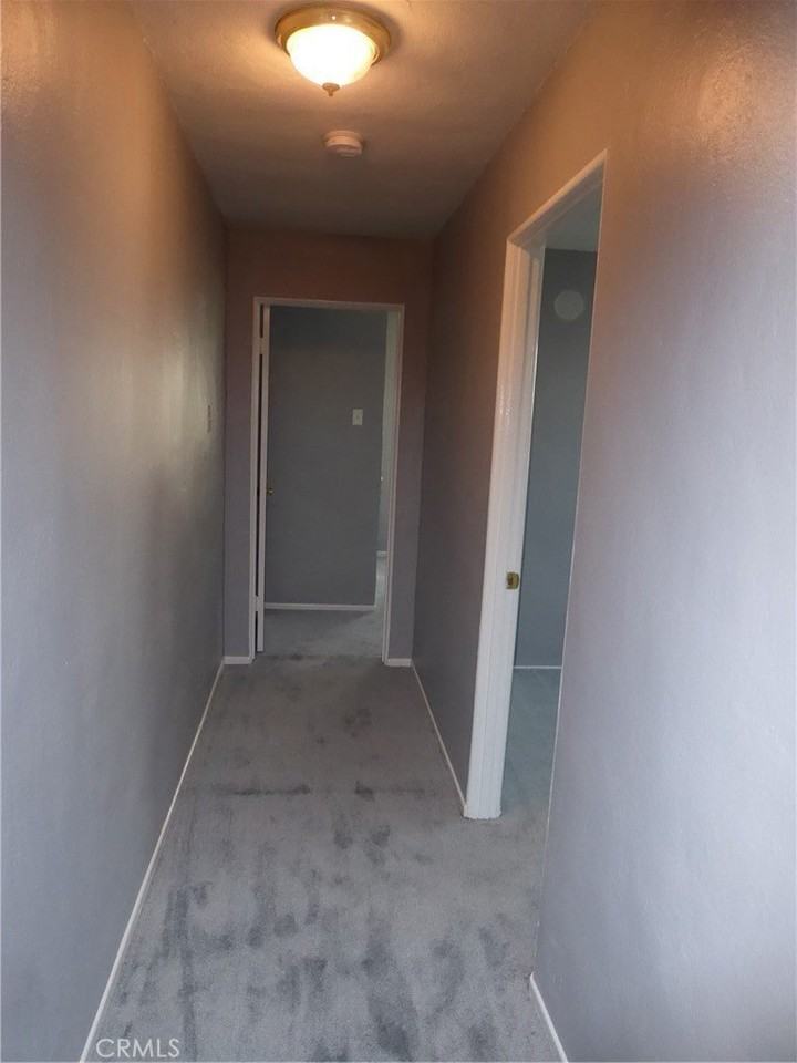 862 E H St - Photo 4 of 12