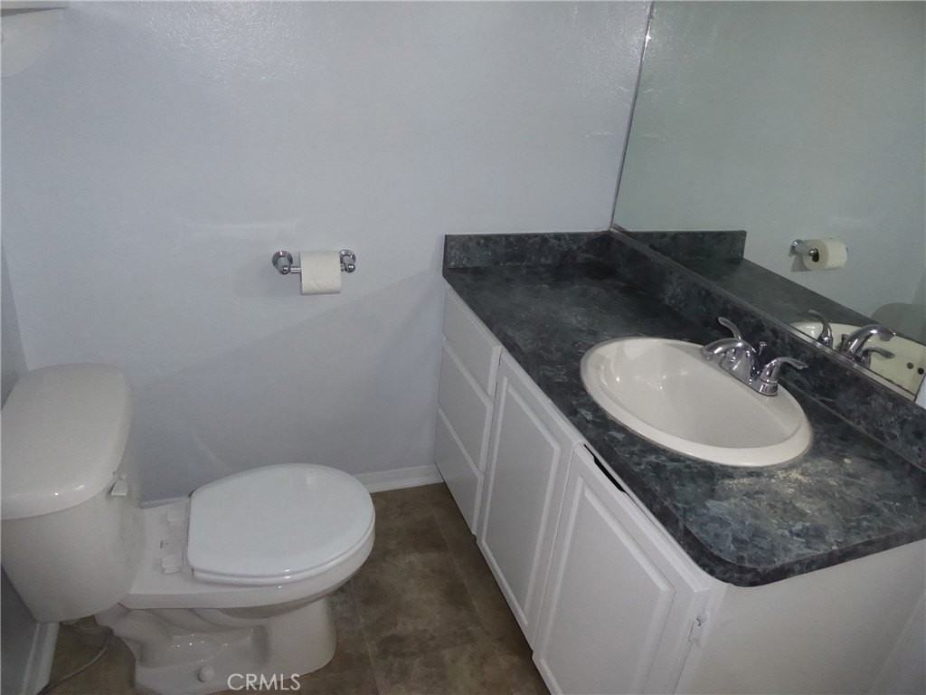 862 E H St - Photo 6 of 12