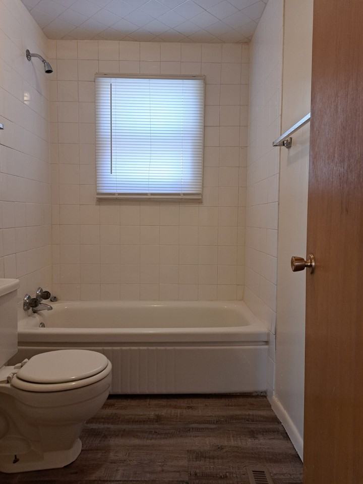 939 North 22nd Street - Photo 4 of 14