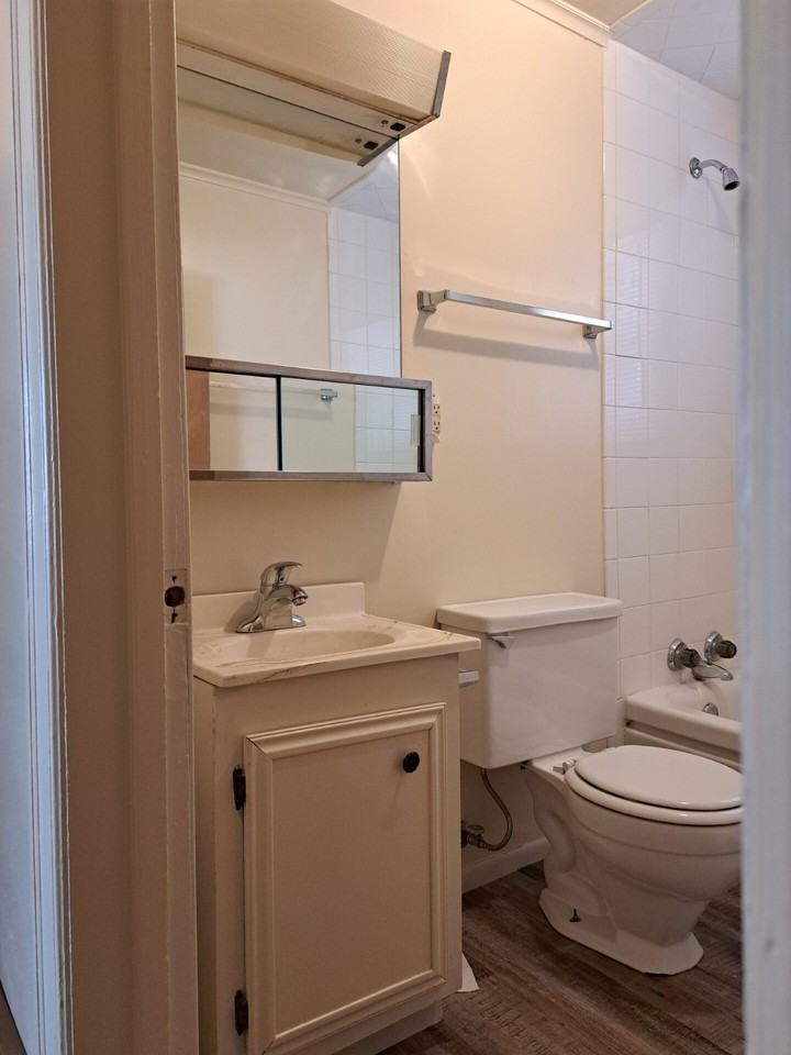 939 North 22nd Street - Photo 5 of 14