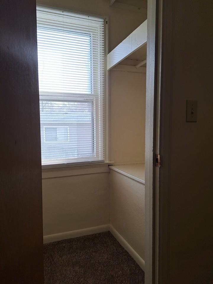 939 North 22nd Street - Photo 7 of 14