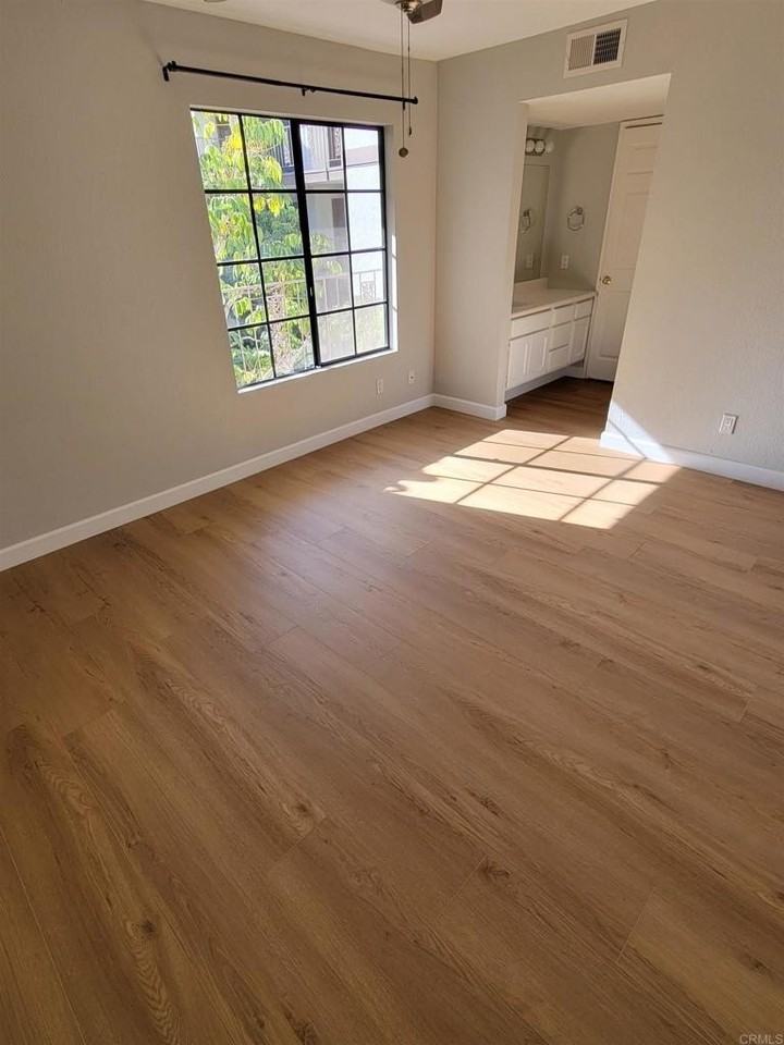 1263 Robinson Ave #12 - Photo 3 of 11