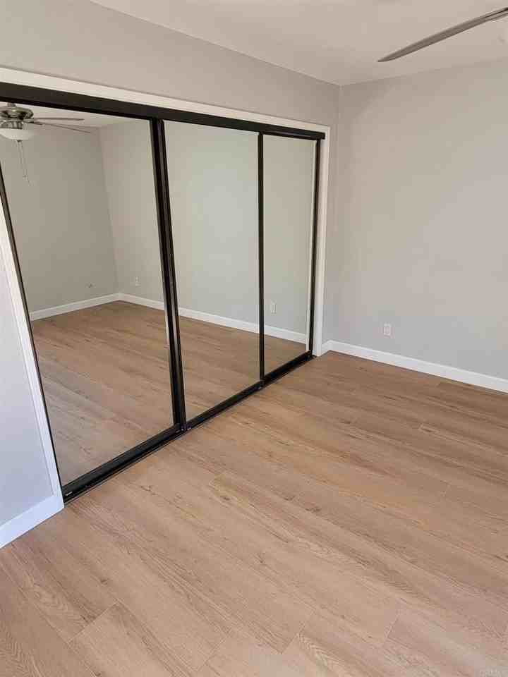 1263 Robinson Ave #12 - Photo 4 of 11