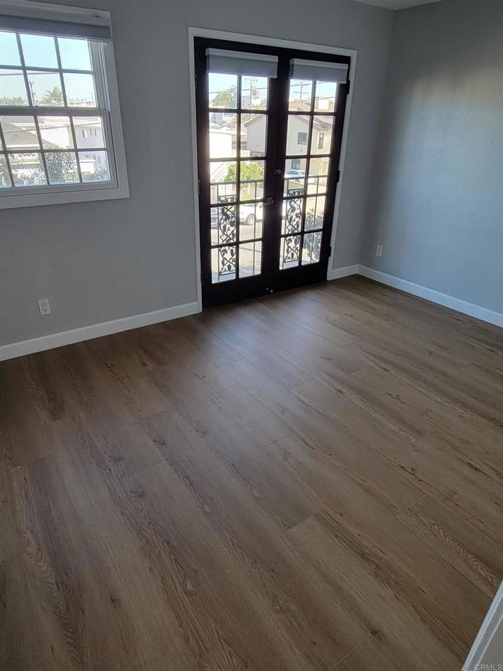 1263 Robinson Ave #12 - Photo 6 of 11