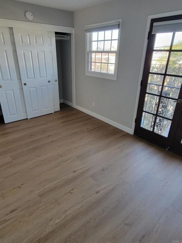 1263 Robinson Ave #12 - Photo 7 of 11