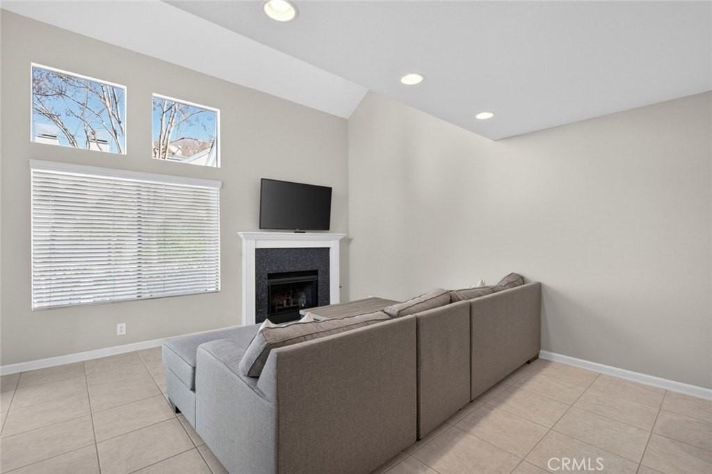 9 Fallingstar #15 - Photo 5 of 36