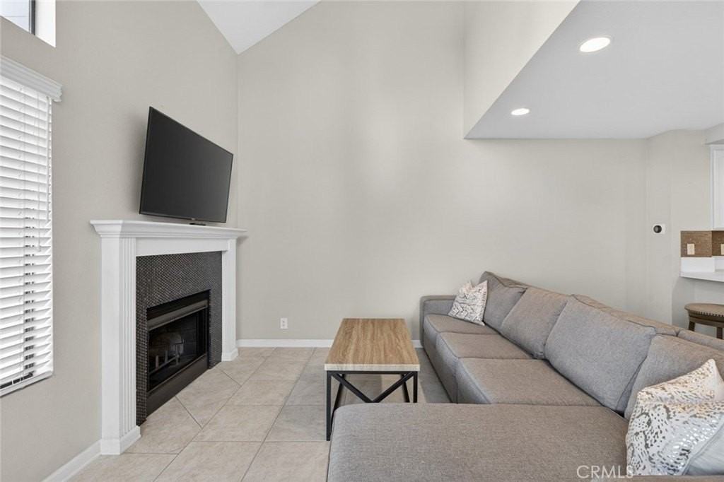 9 Fallingstar #15 - Photo 6 of 36