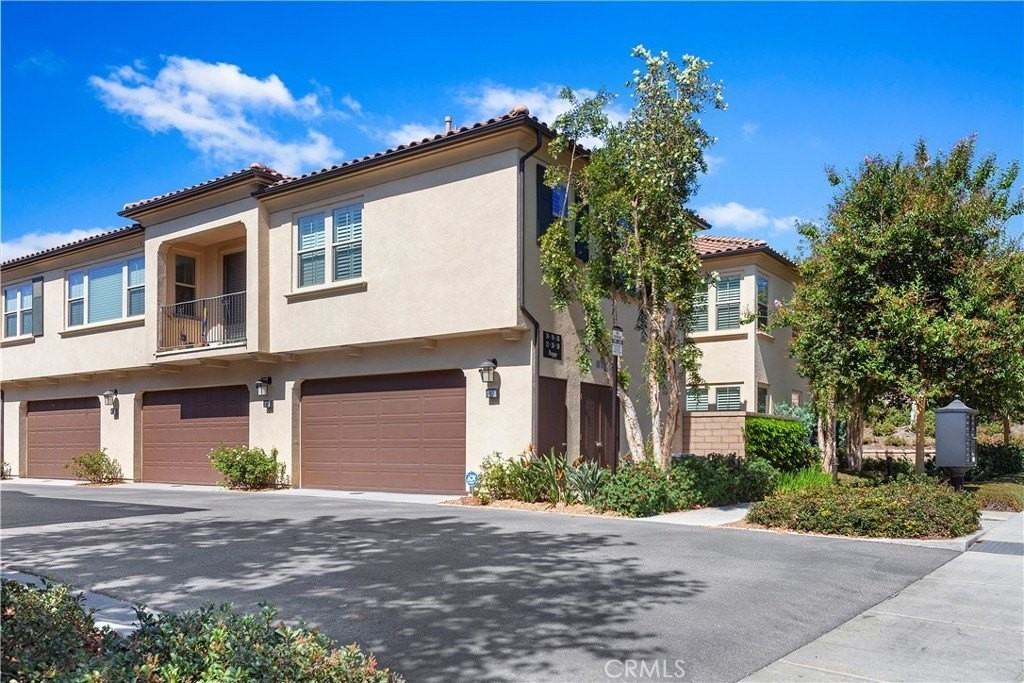 10 Poppy - Photo 2 of 33