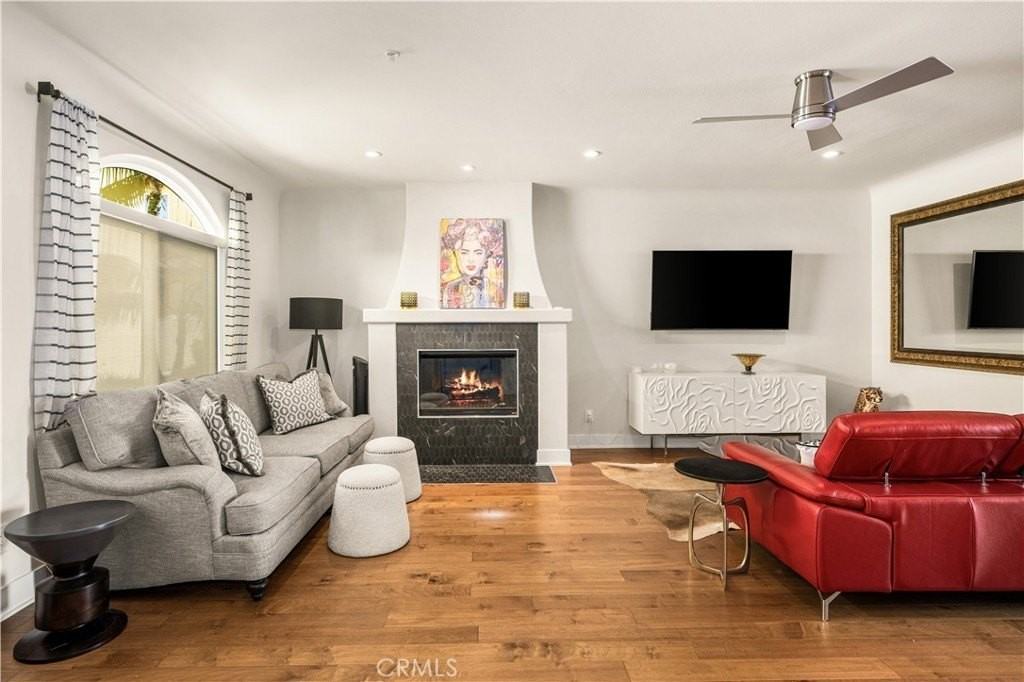 340 5th St - Photo 4 of 48