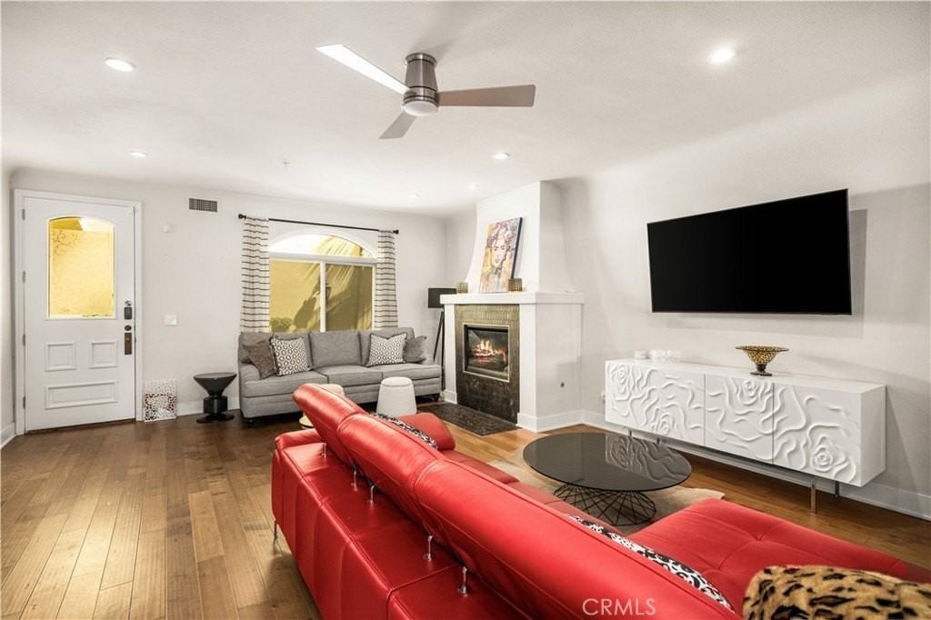 340 5th St - Photo 5 of 48