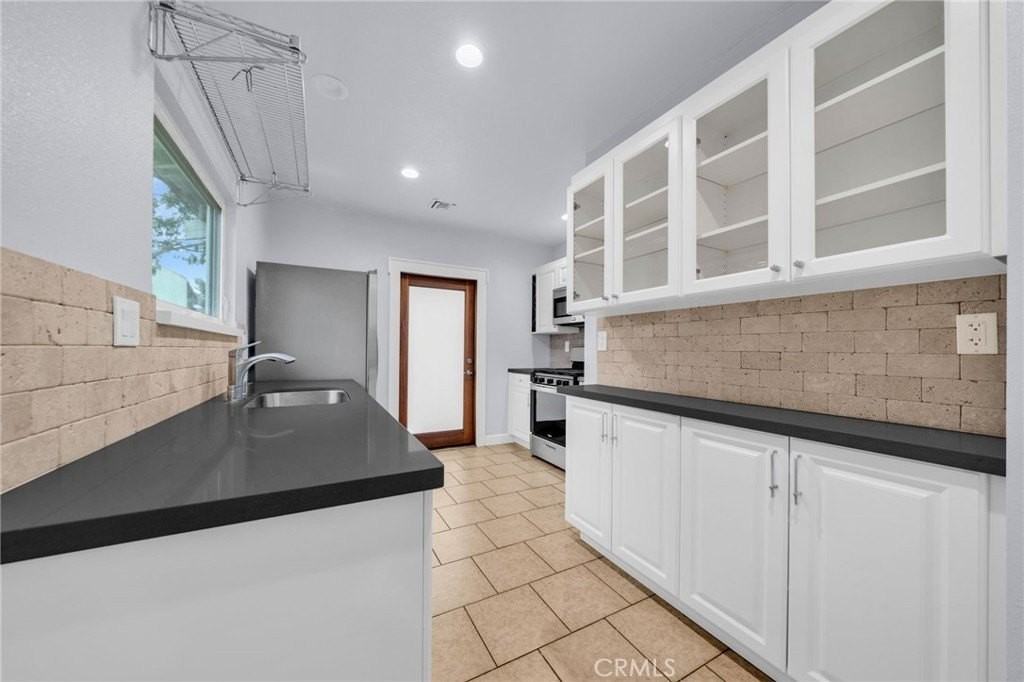 239 Coronado Ave - Photo 7 of 17