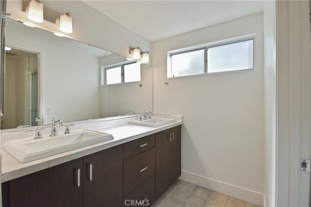 11 Dragonfly - Photo 7 of 11